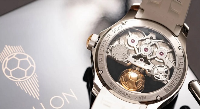 karim-benzema-sest-vu-offrir-une-montre-dune-valeur-dun-million-deuros-apres-avoir-recu-le-ballon-dor