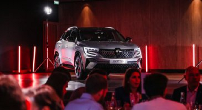 le-nouveau-renault-austral-elu-suv-auto-moto-de-lannee