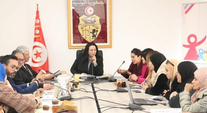 Les grandes surfaces face aux groupements féminins de développement