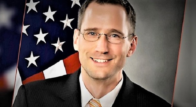 Son Excellence Joey Hood