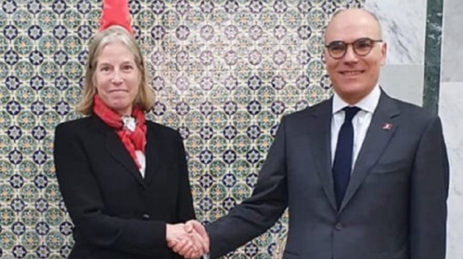 Le ministre des affaires étrangères reçoit l’ambassadrice du Canada en Tunisie