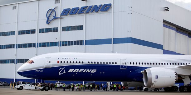 Surfant sur des commandes géantes, le Boeing 787 remonte en puissance