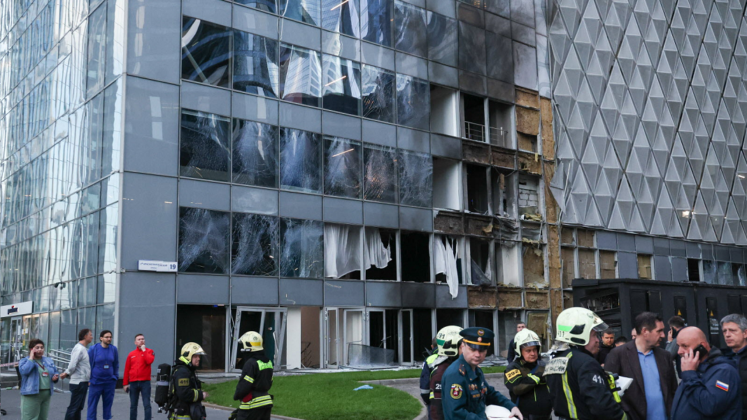 la-russie-dejoue-deux-attaques-ukrainiennes-de-drones-a-moscou-et-en-crimee-02