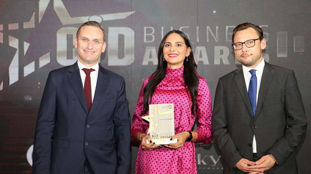 Ameni mansouri et le Pt du CJD (à dr)