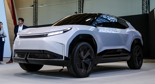 Douze géants japonais s’allient pour contrer la suprématie de la Chine sur les voitures électriques