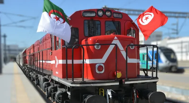 Premier train commercial