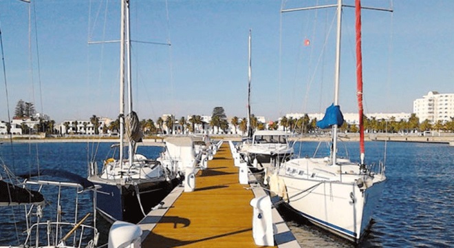 Un yacht de plaisance heurte le quai du port de Bizerte
