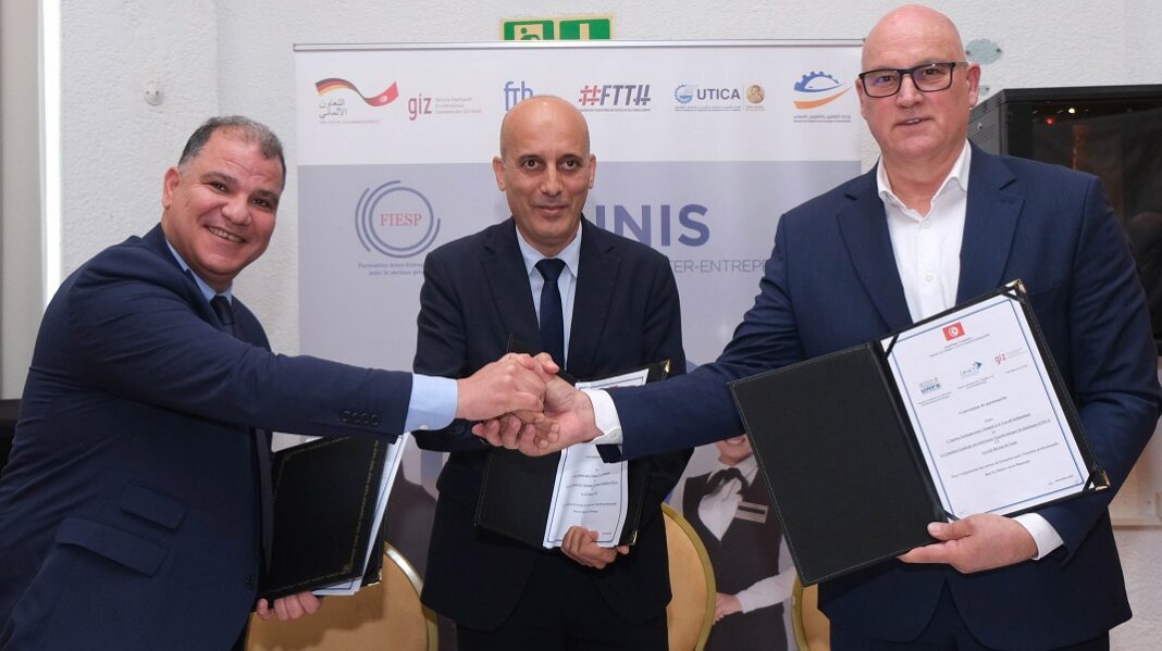 Signature de diverses conventions dans le secteur de la plasturgie et lancement de la formation courte durée-(2)