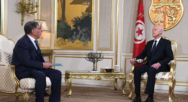 Le chef de l'Etat reçoit le président du Sénat italien et rappelle la position de la Tunisie sur le dossier migratoire