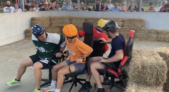 Une course… de chaises de bureau