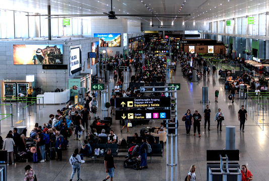 Jusqu’à 5 h d’attente ! Le système biométrique de l’UE provoque un blocage aux ports et Aéroports (Conseils pratiques de survie)