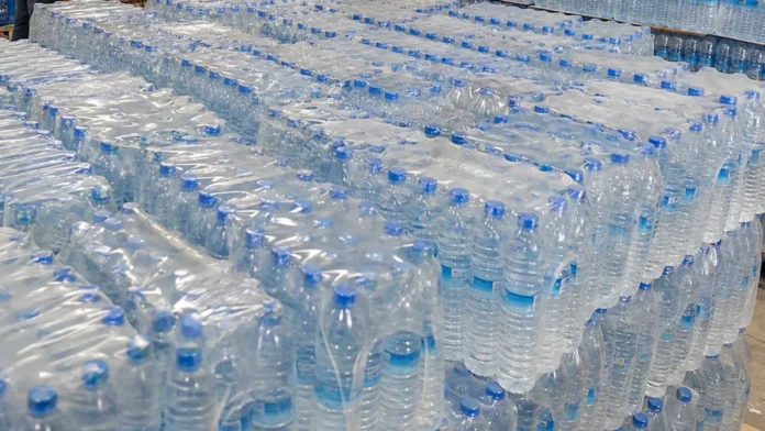 Nabeul : Saisie de 25 mille litres d’eau minérale à Nabeul, Hammamet et Béni Khalled