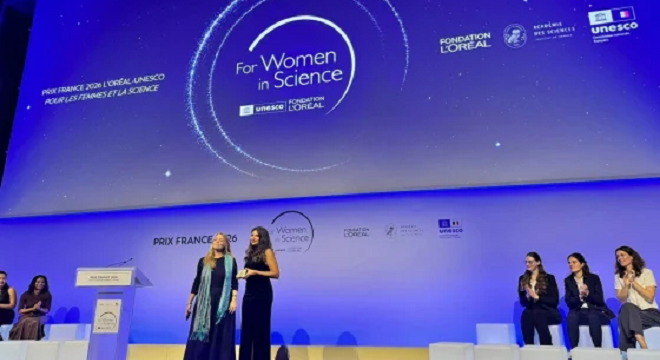 Une chercheuse tunisienne reçoit le prix L’Oréal-UNESCO « Pour les femmes et la science » 2026